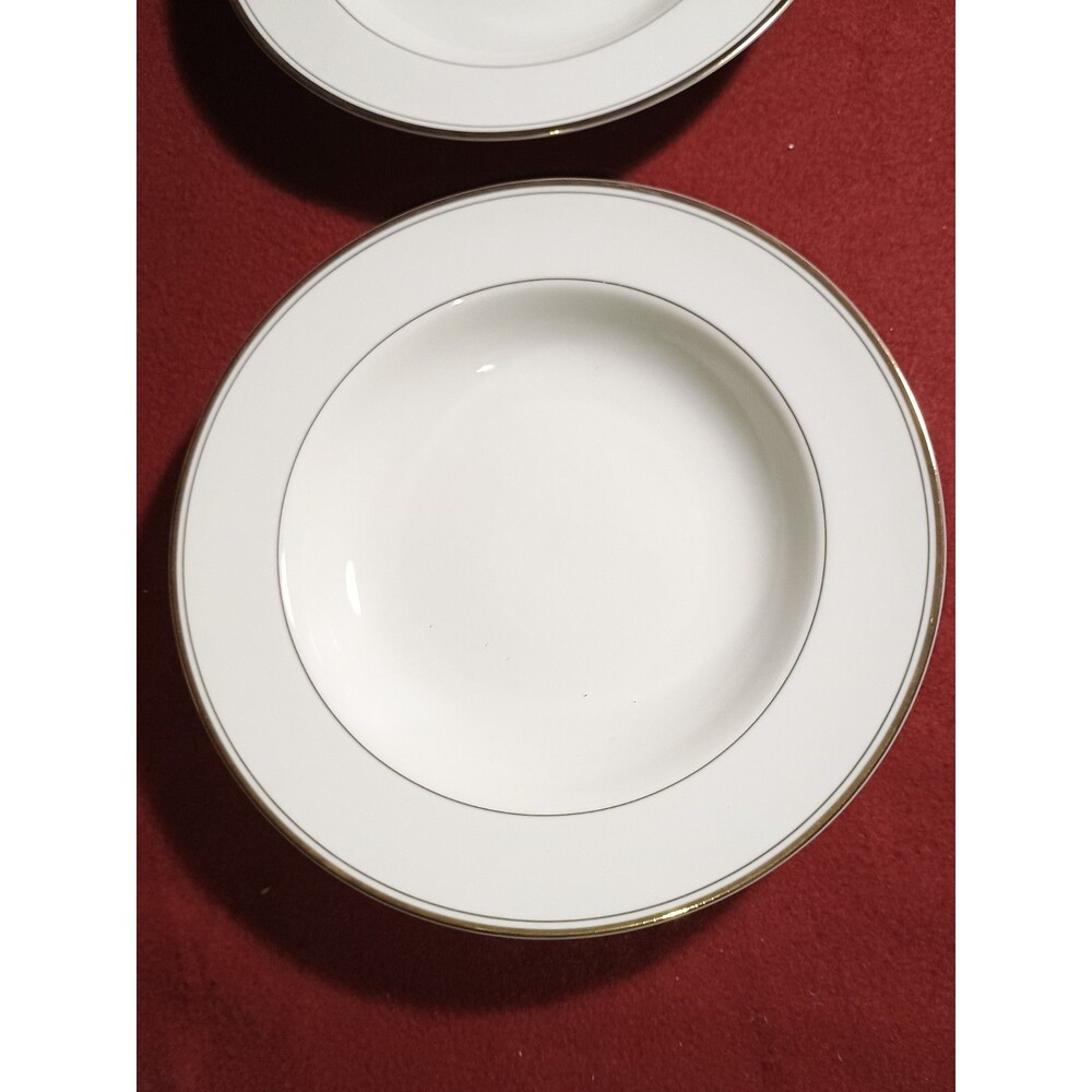 Mikasa Trousdale Ivory China Rimmed Soup Bowls 8.5” Vintage Set of 2 Japan - Picture 2 of 6